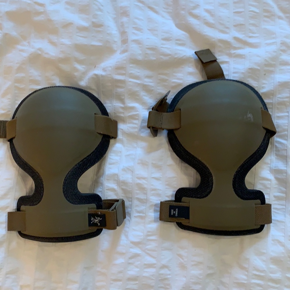 Arcteryx knee pads
